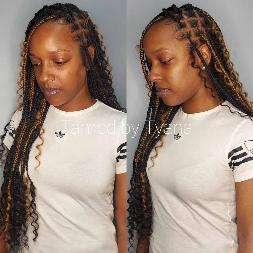 Medium Knotless Goddess Braids