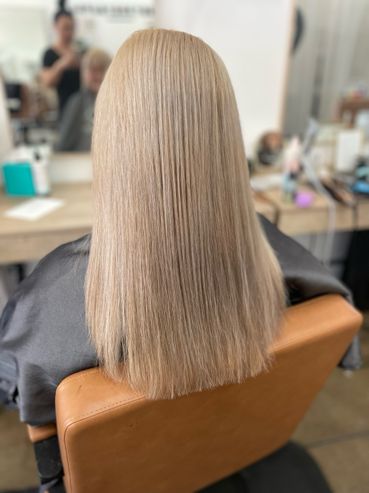 Full Bleach + Tone (ash/beige)