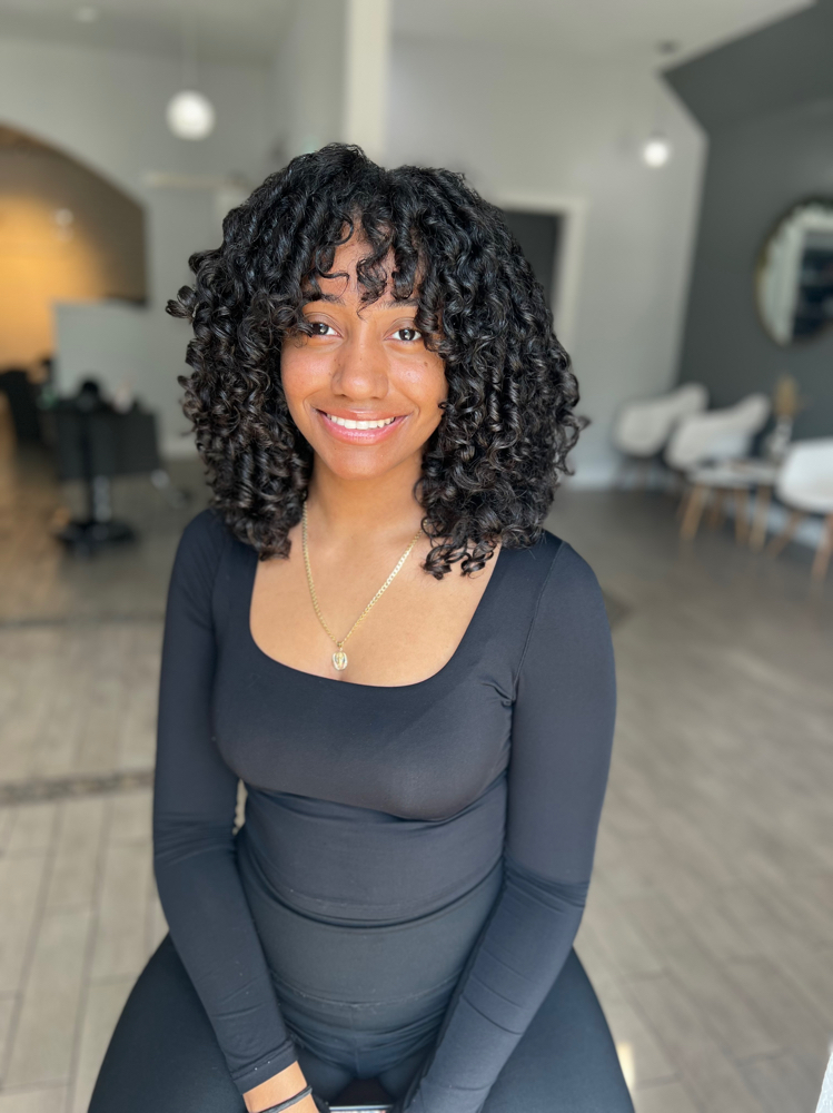 🌿 Curly Confidence Cut
