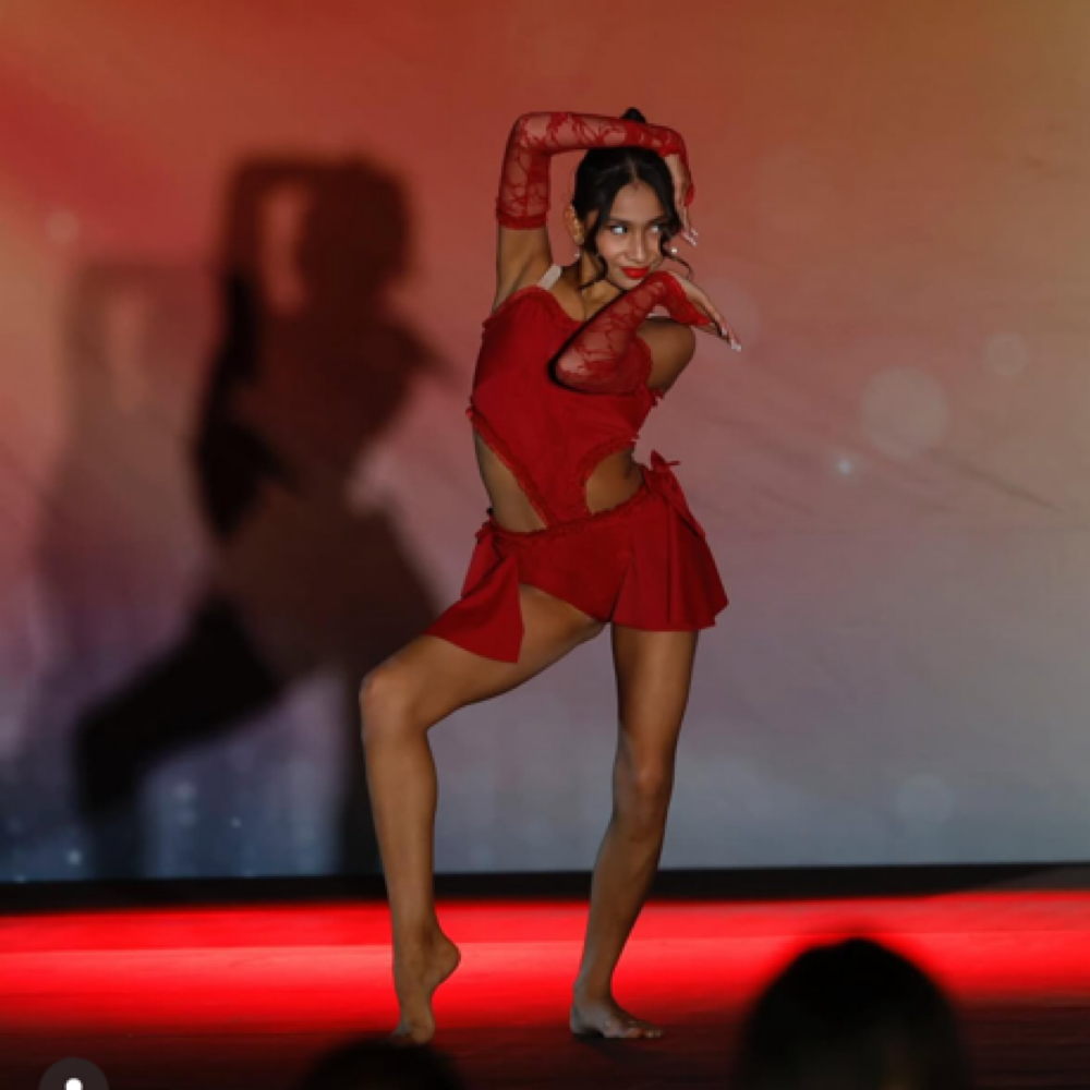 Signature Glow Student at Bronze & Honey in Gilbert, AZ