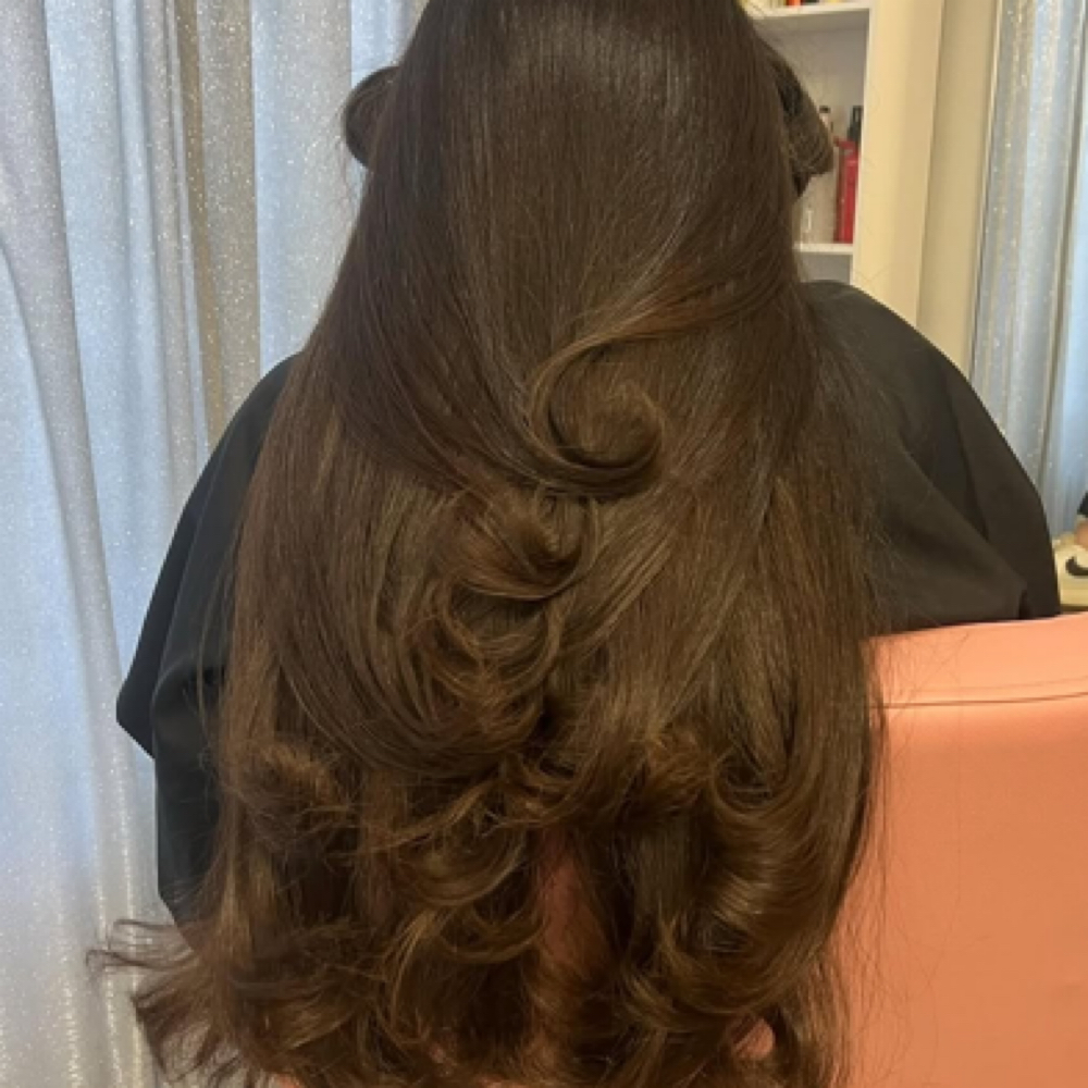 Blowout at So Glamorous Beauty in Van Nuys, CA
