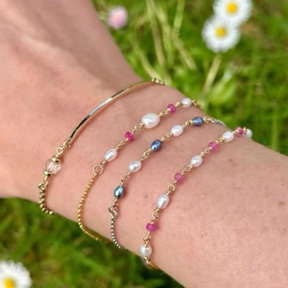 Exclusive: Arc Bars + Glow Ups at Faithful Lynx Permanent Jewelry