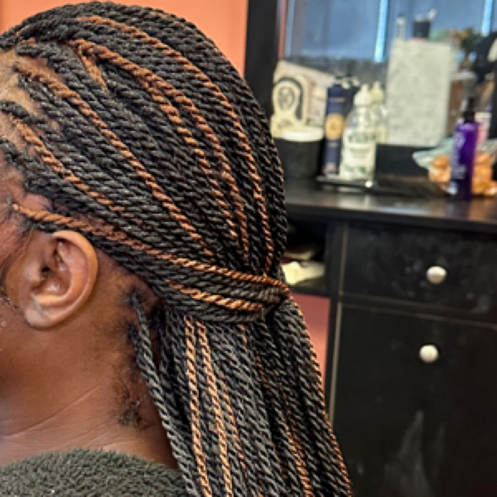 Senegalese Twist at Sene Beauty Bar in Horn Lake, MS