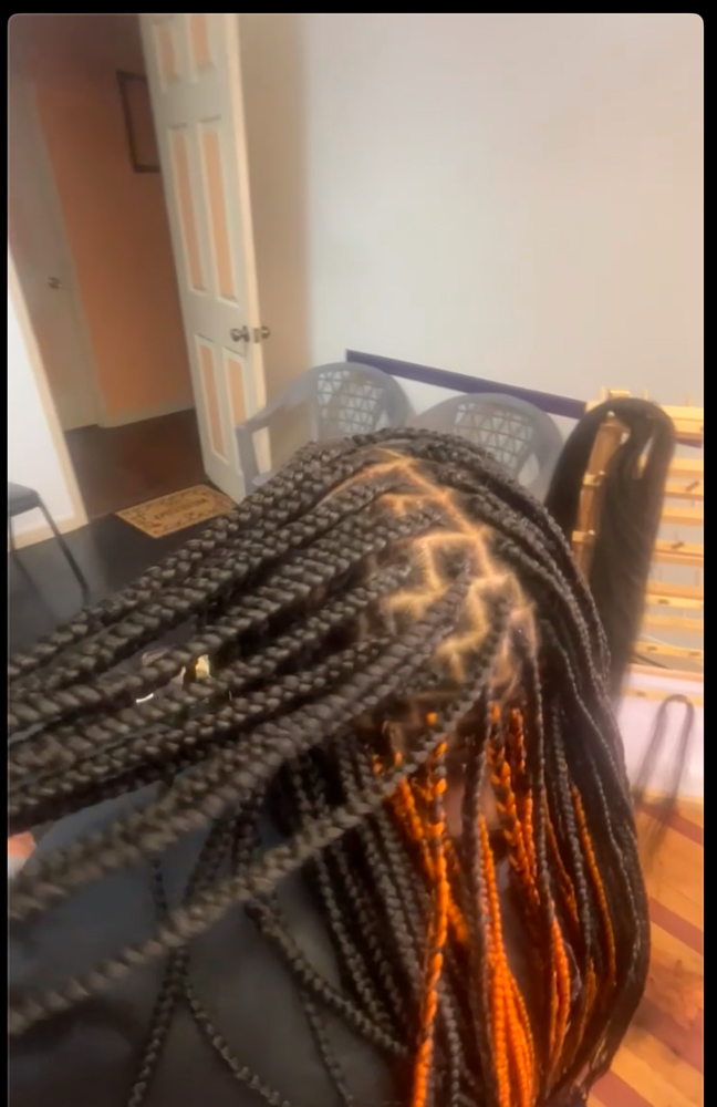 Medium Knotless at SimplyBella by DeaunderBarnes in Huntsville, AL