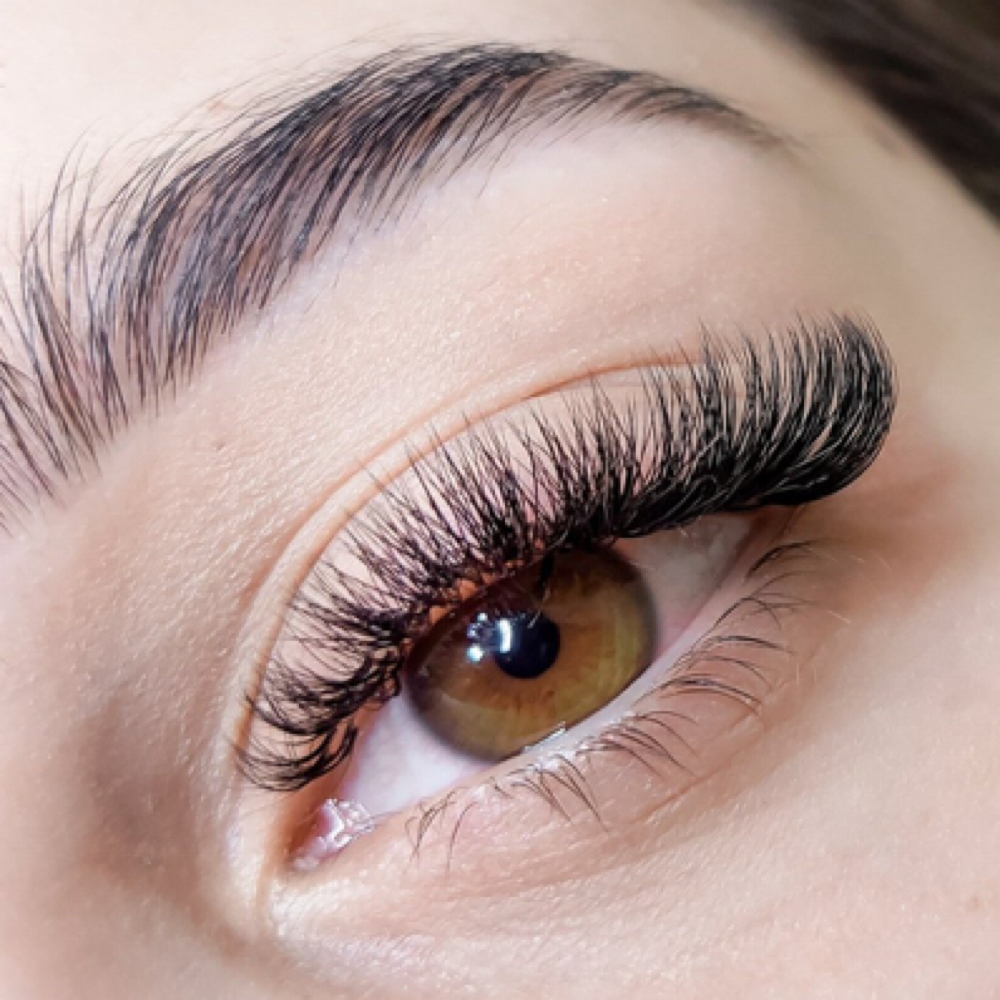 Hybrid Eyelash Fullset at Aesthetics By Arely in Glendale, AZ