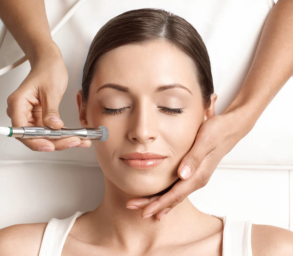 DIAMOND MICRODERMABRASION FACIAL