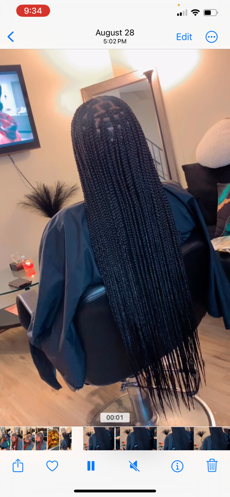 Medium Knotless