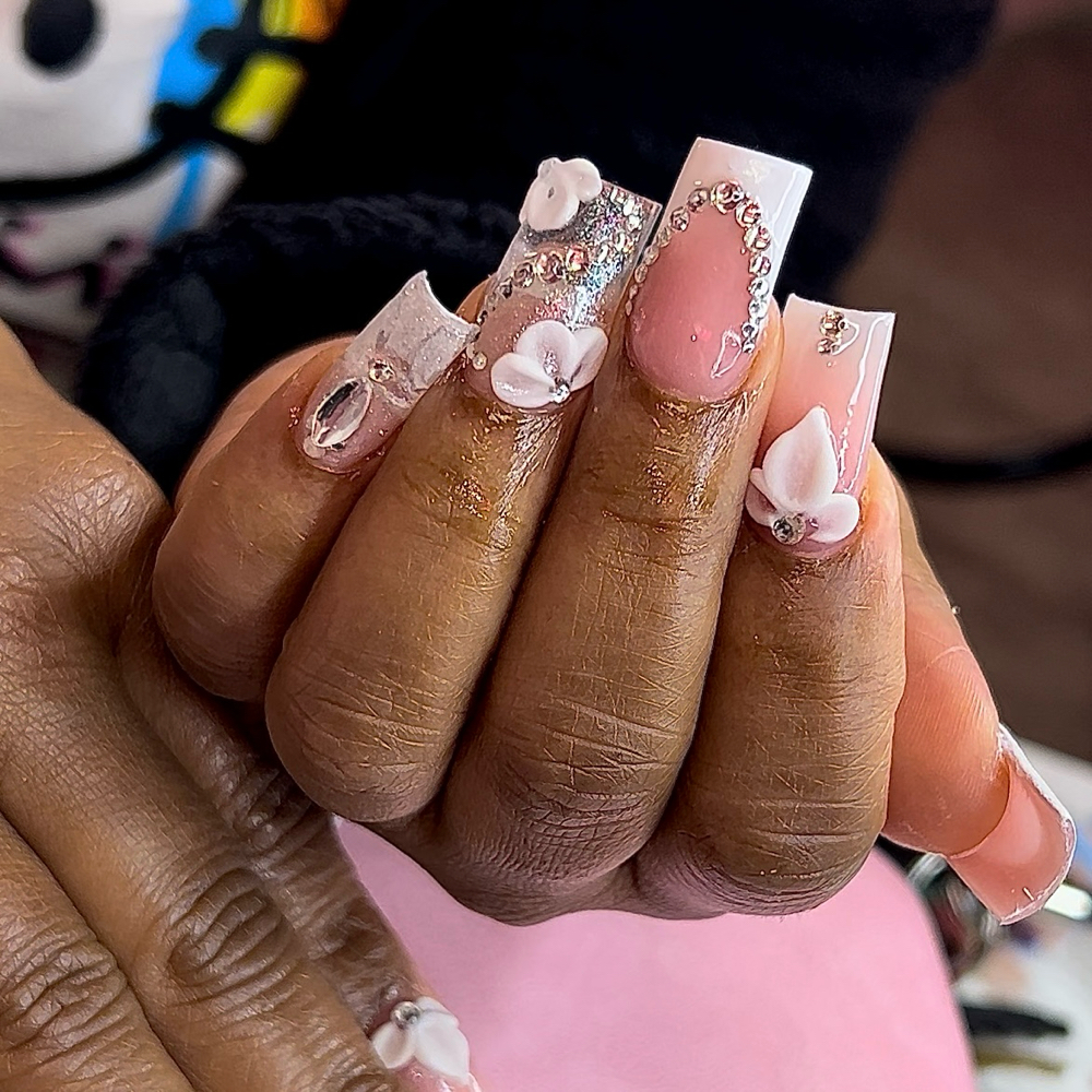 Medium Acrylic Full Set at Brenditabling in Livonia, MI
