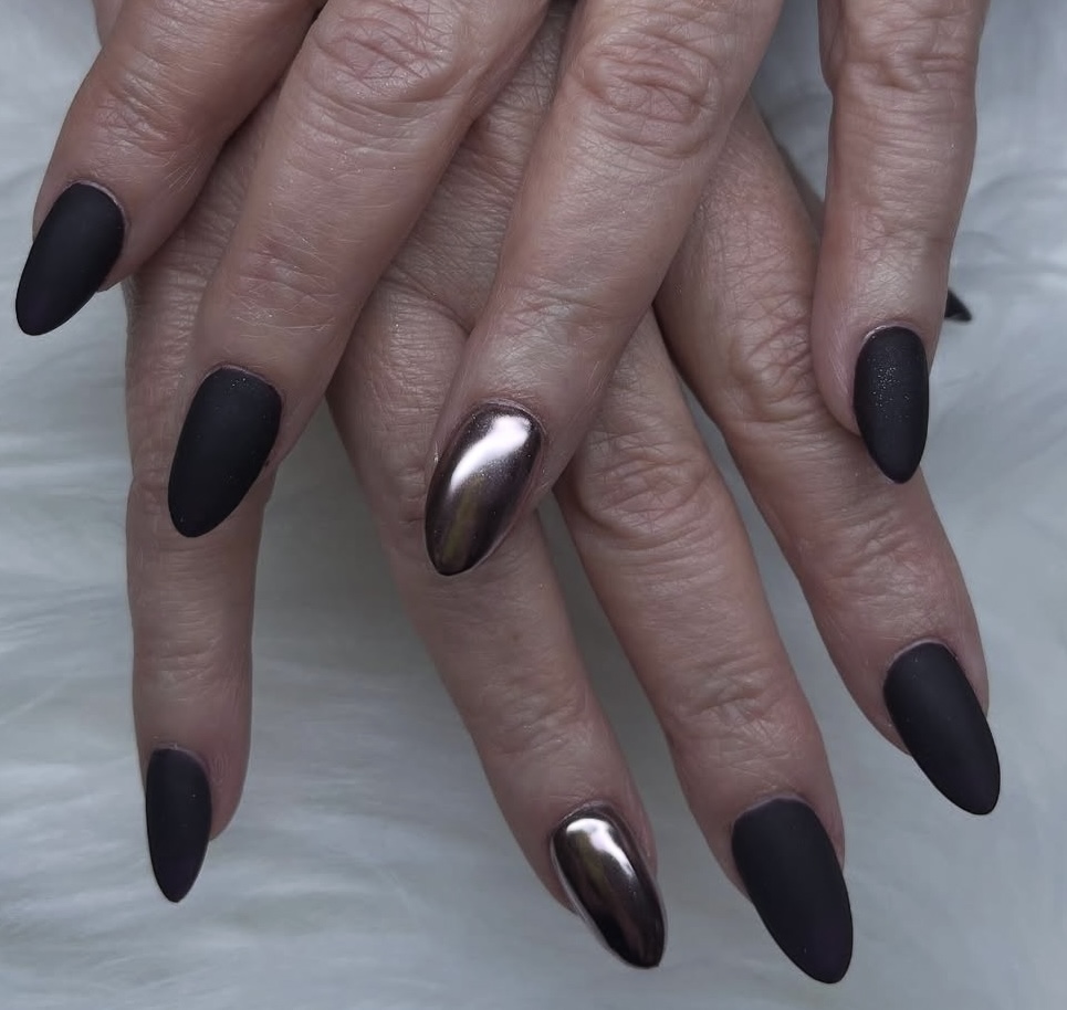 Accent Nails