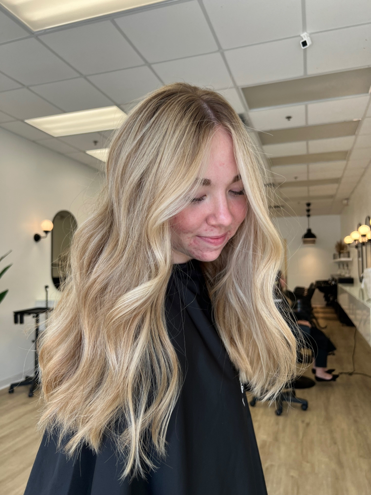 FULL BLONDING + HAIRCUT