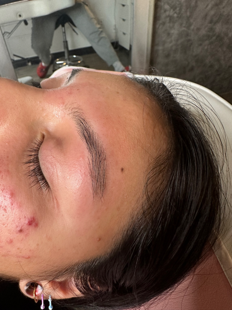 Eyebrow cleanup