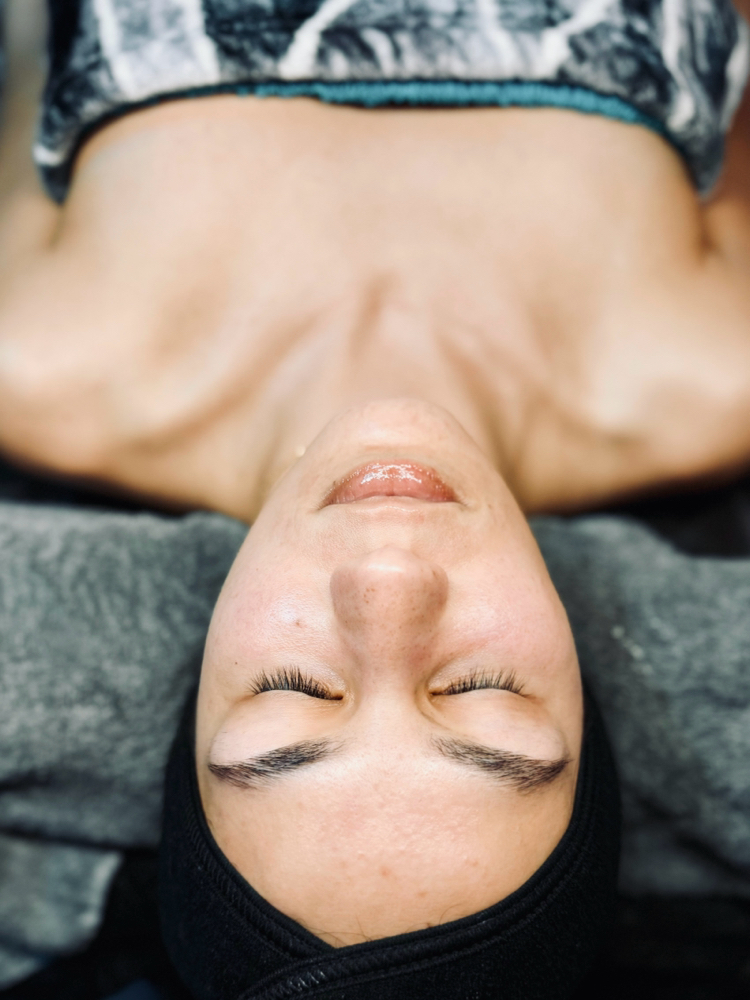 Signature Glo Facial