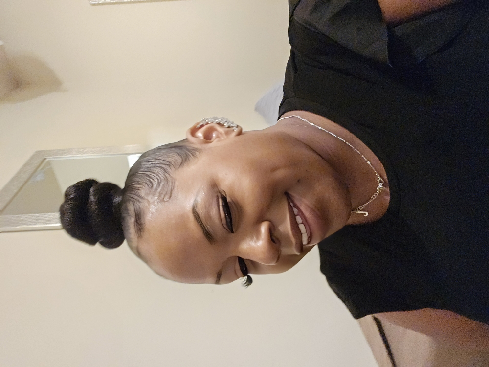 Slick Ponytail With Edge Control