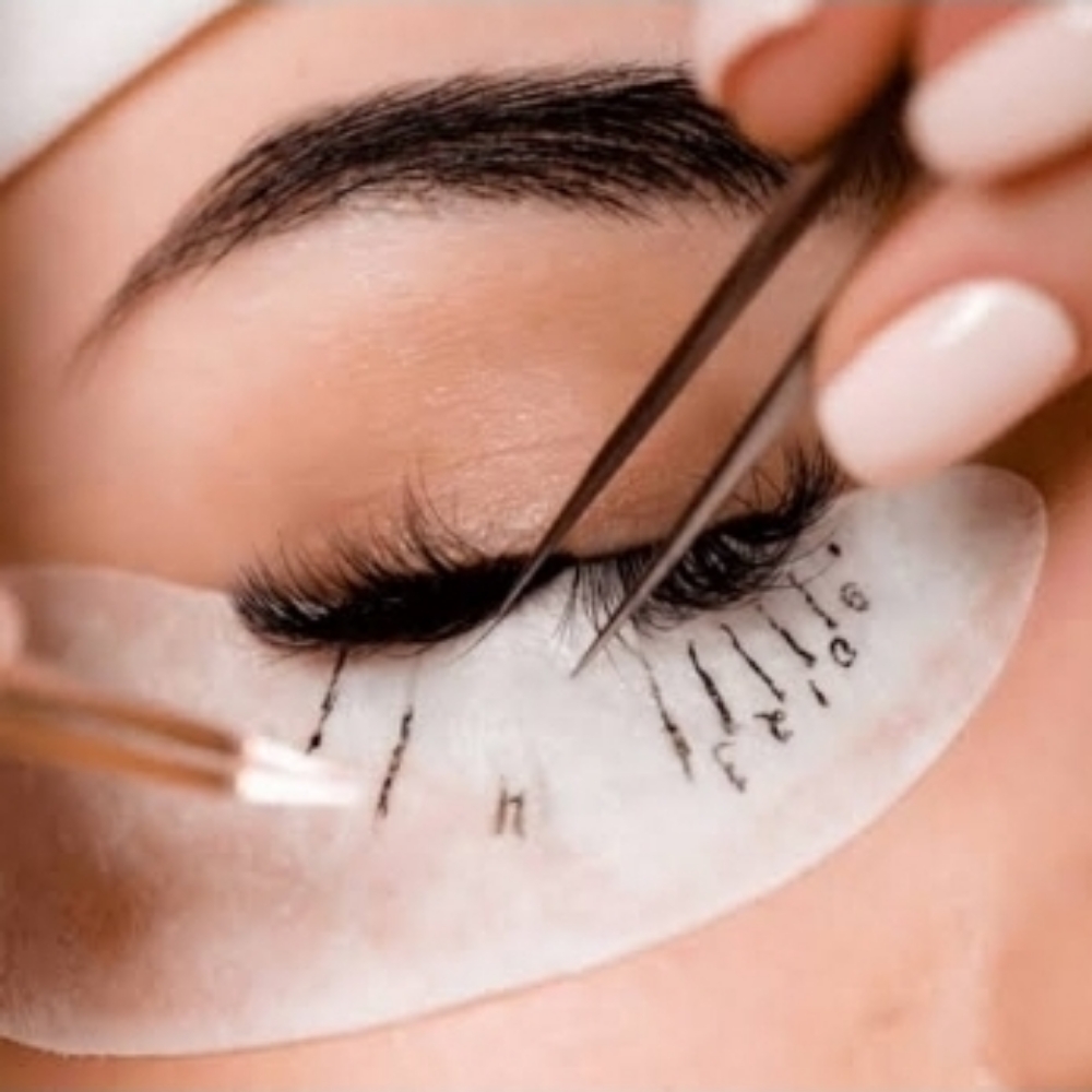 LASH FILL at Luna Lash Artistry in Newton Highlands, MA