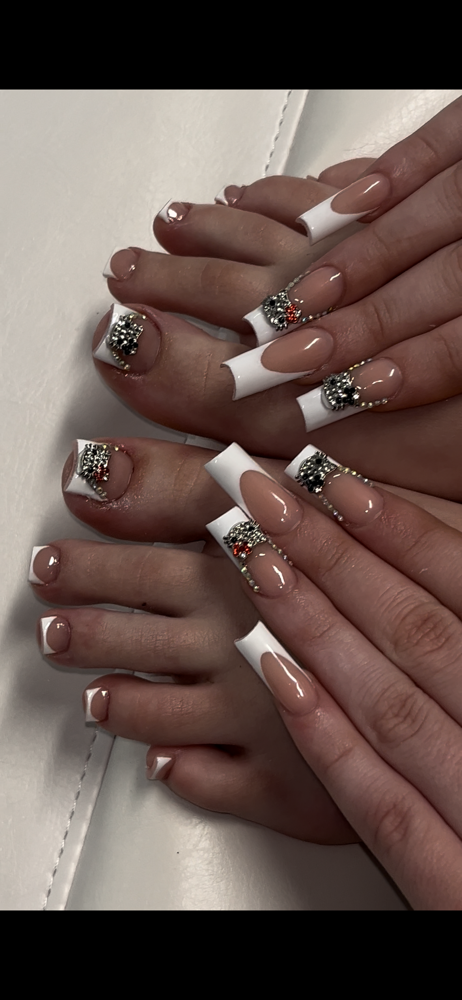 ✨GLITZY CLAWSS BUNDLES ✨ at Maaseiah Salon in Bethesda, MD