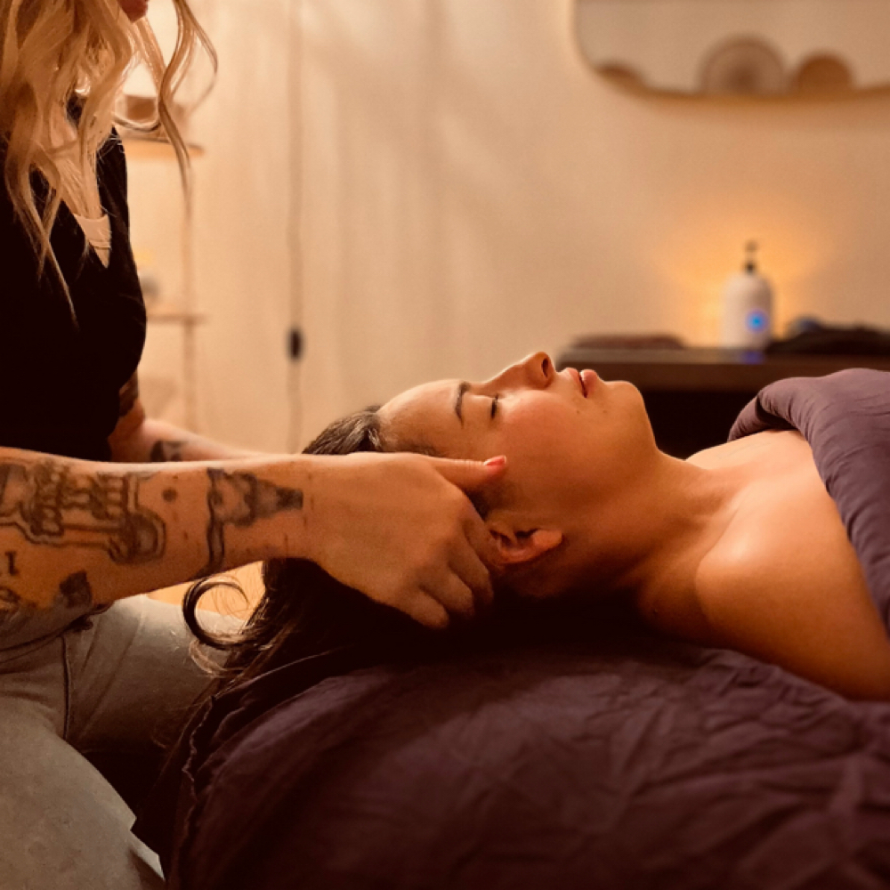 60 Minute Red Light Therapy at Earth N’ Healing Massage Women Only in Casper, WY