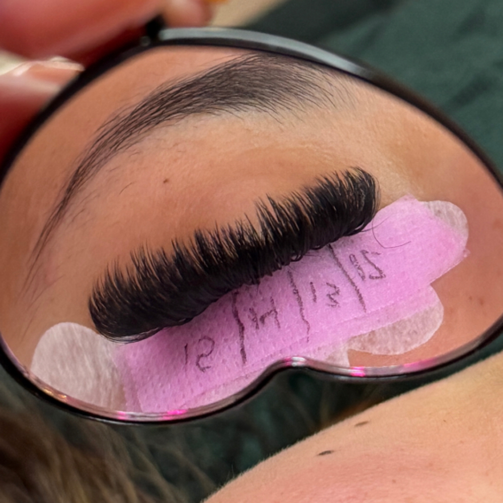 Full Set at lashedbymamacitaaa in Guadalupe, CA