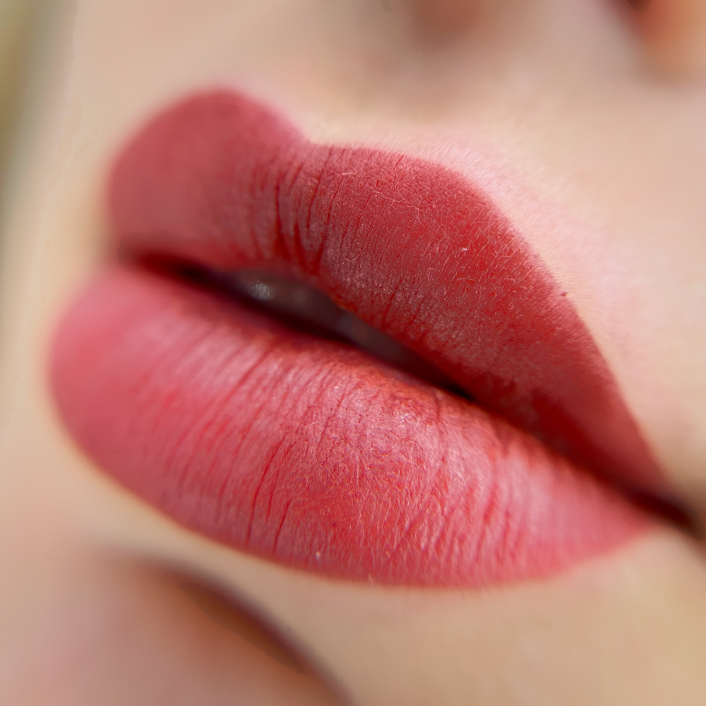 LIP BLUSH