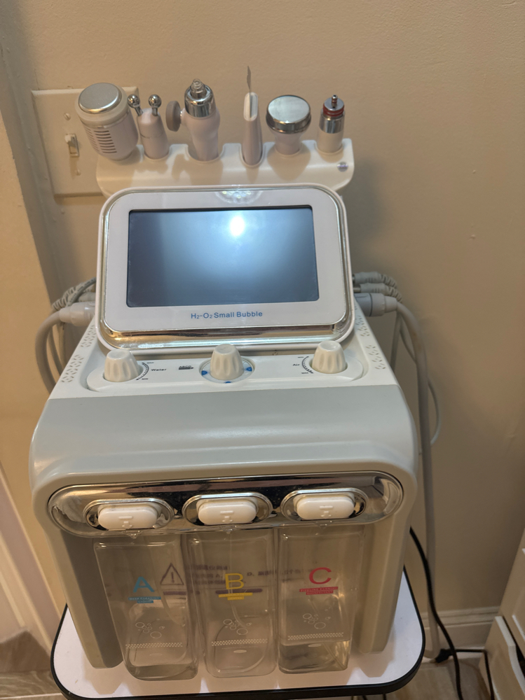 Hydro-Facial +LED Light +vitamin C