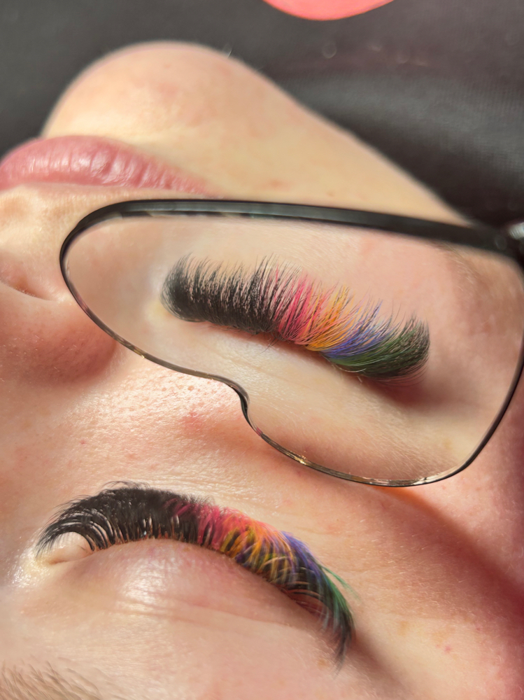 Colored lashes ⭐️ADD ON