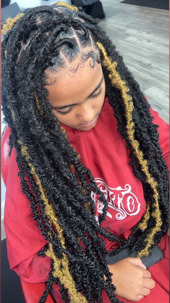 Large Butterfly Locs Midback