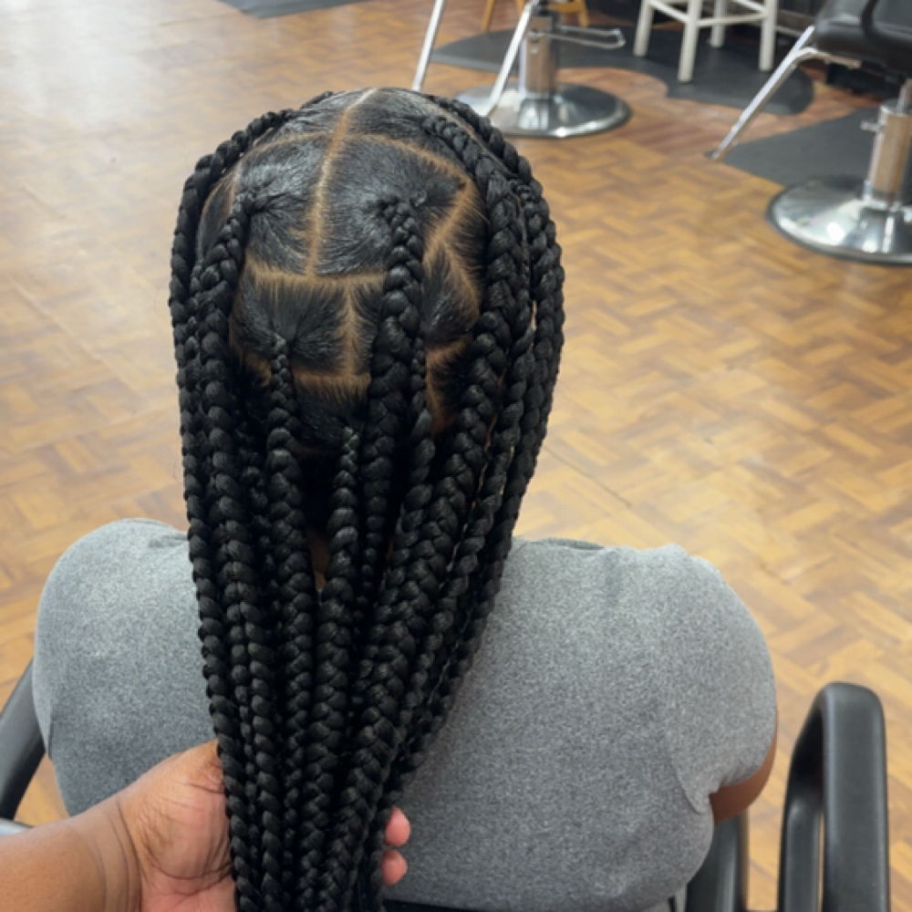 Jumbo knotless Braids at DaBraiidTrapp in Elizabethtown, NC