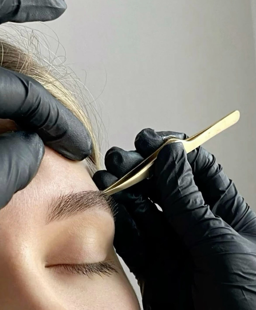 Brow Shaping•Tweeze Only