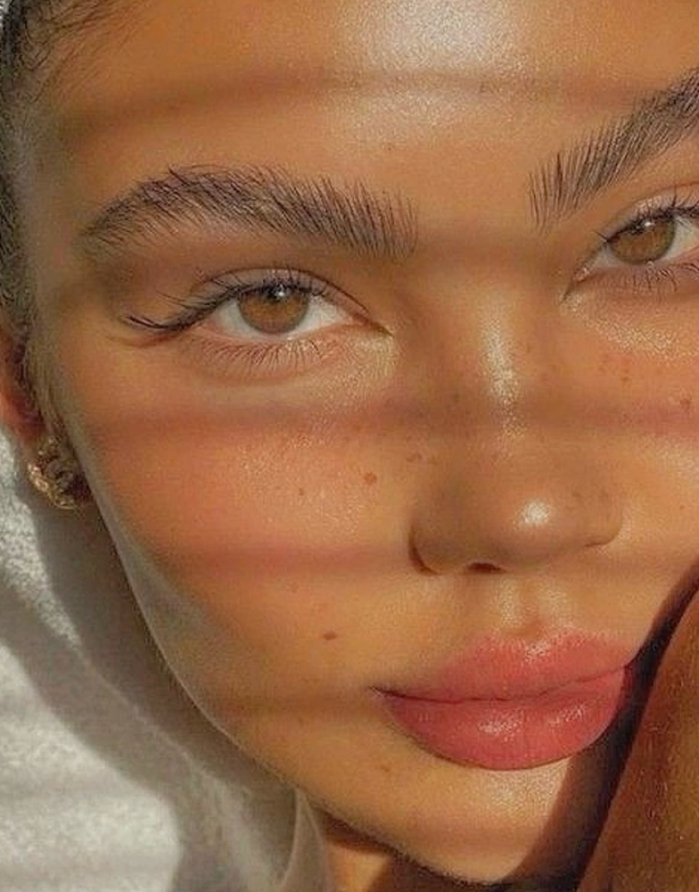 THE DELUXE DERMAPLANING FACIAL