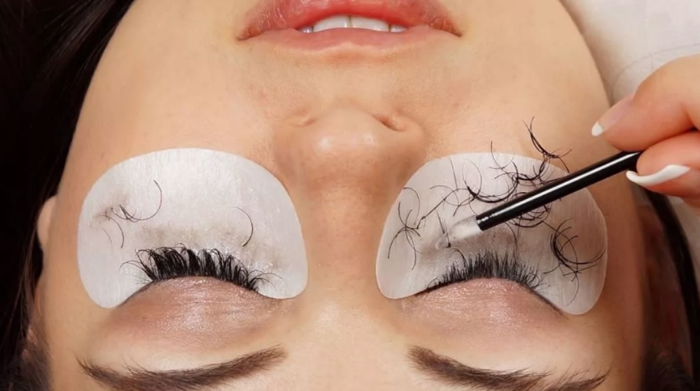 Lash Removal