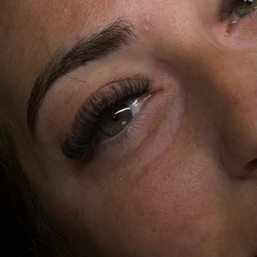 Full Set+Removal Volume Set at Beauty by Samantha Lynn in Dry Ridge, KY