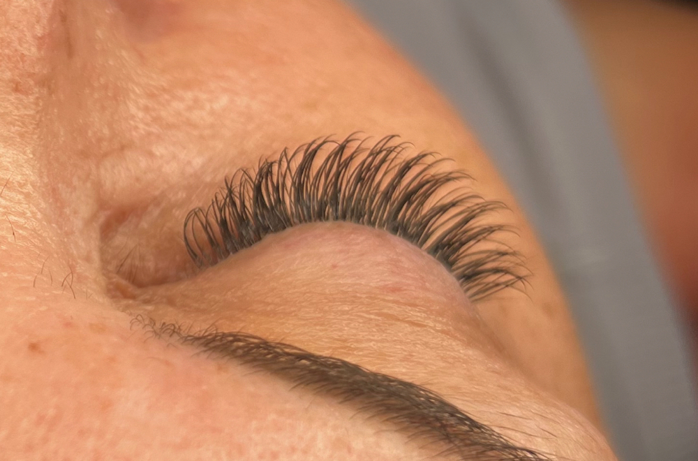 Classic Fill plus (3- 3.5 Weeks) at The Lash Room LV in Las Vegas, NV