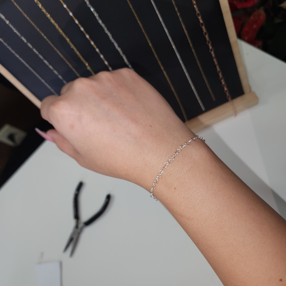 Permanent Jewelery Solo Person