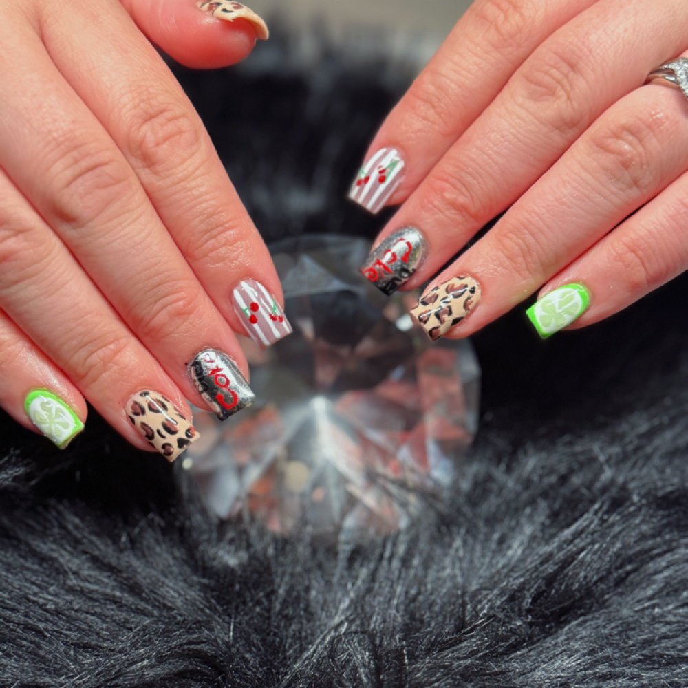 Full Set at Claws x Tiara in CDA, ID