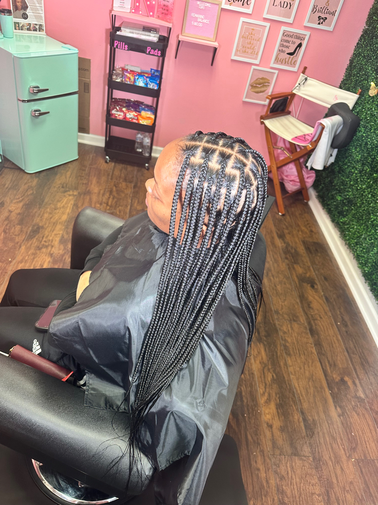 Medium Knotless