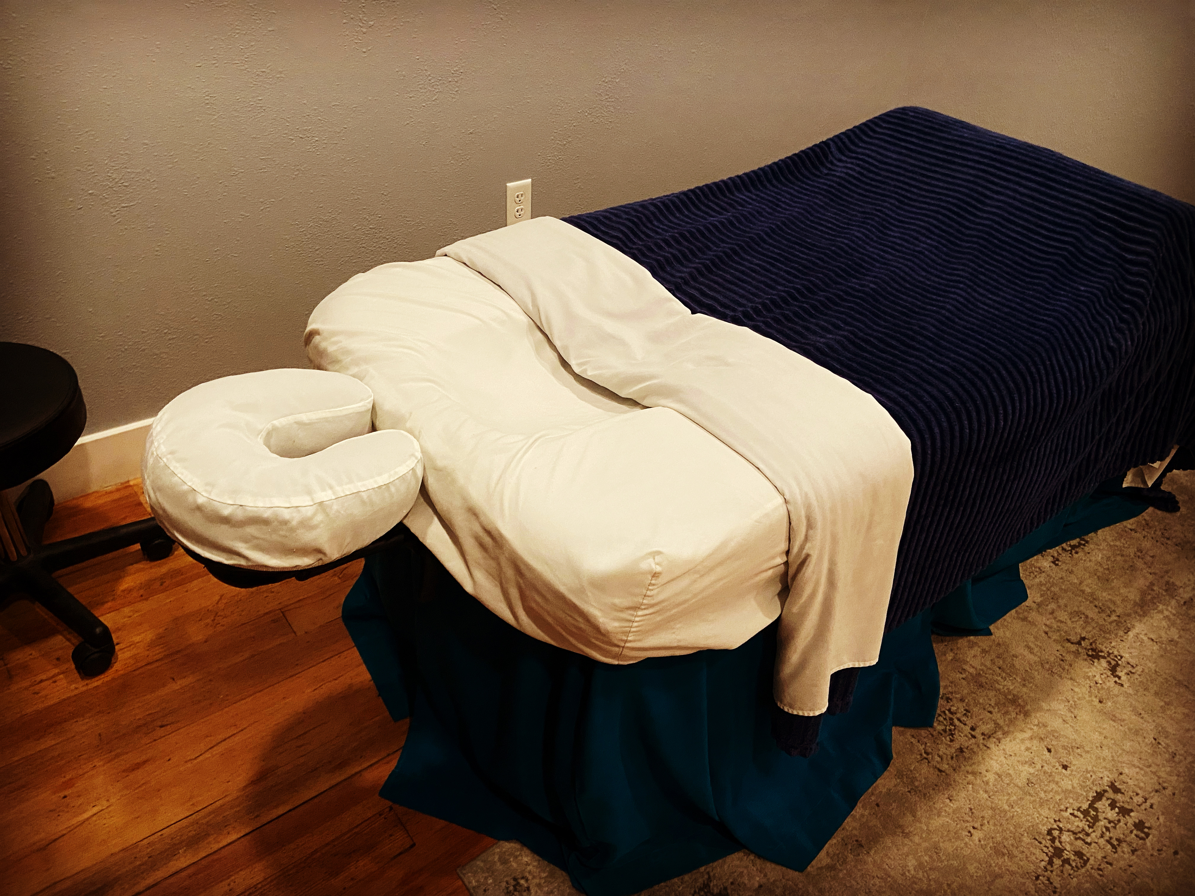 60 Minute Prenatal Massage