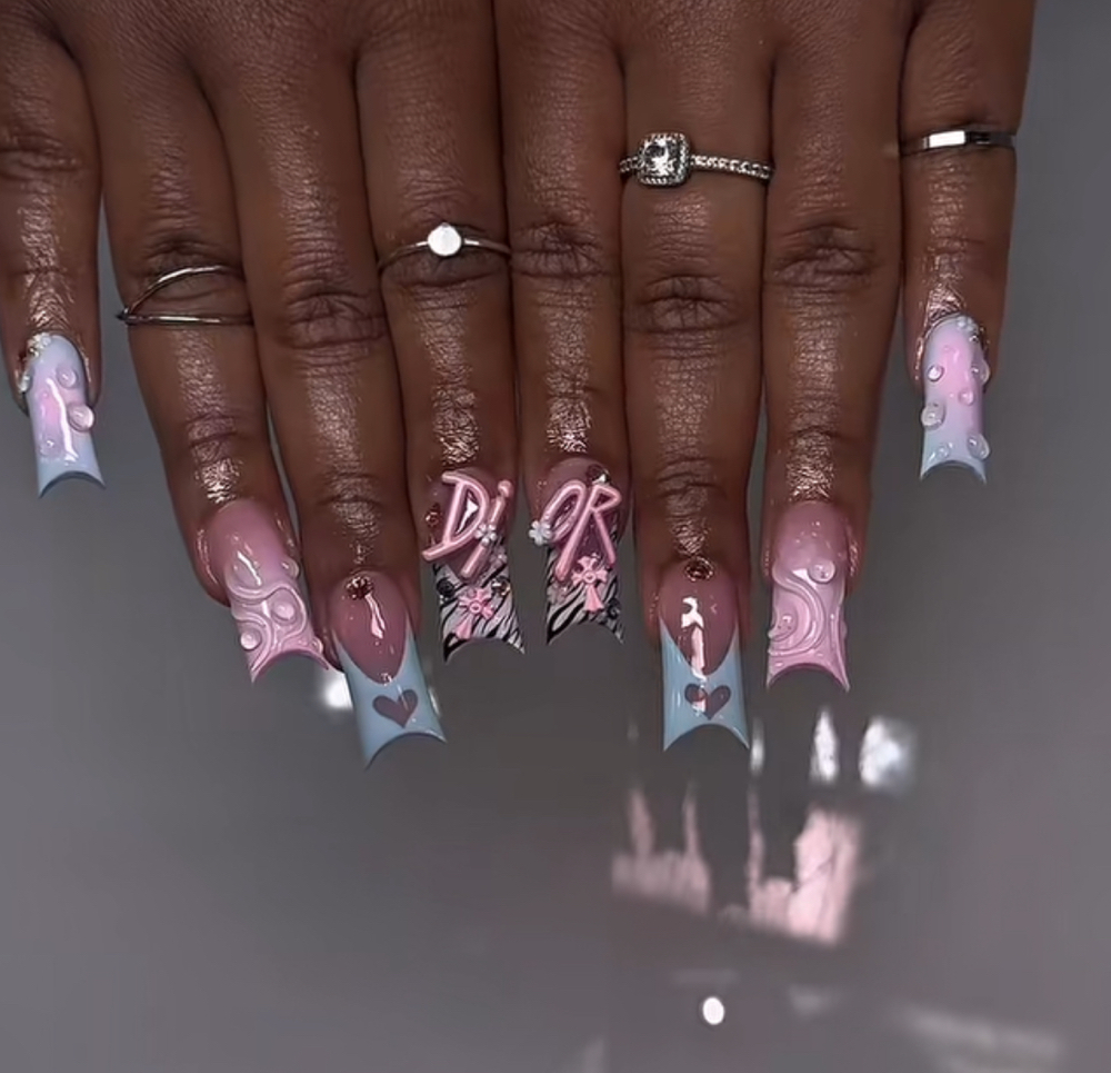 Nivy Freestyle at Nroyalnails in Chicago, IL