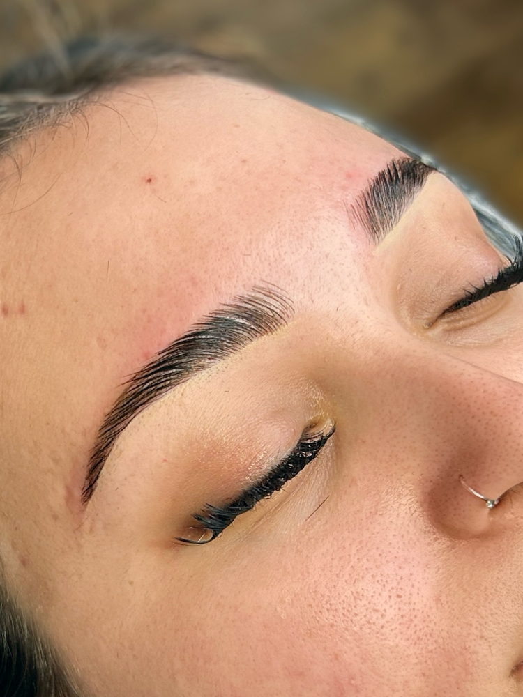 Brow Lamination & Tint
