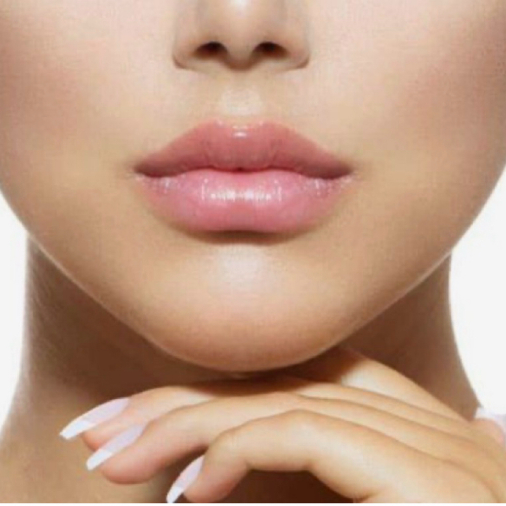 Facial Waxing: Chin at Nyah Simone Spa in Garden City, NY