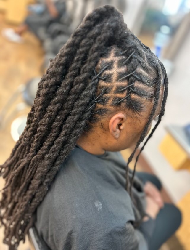 Dreadloc Stylez at DEE3 STYLEZ in Milwaukee, WI
