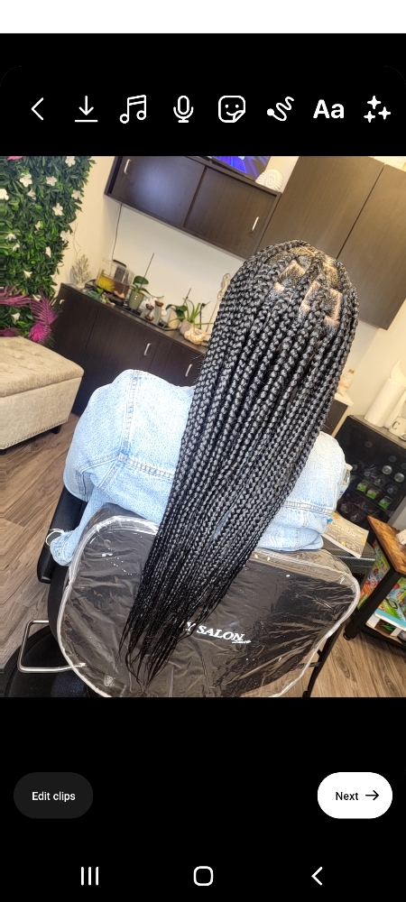 Medium Knotless (hair included)