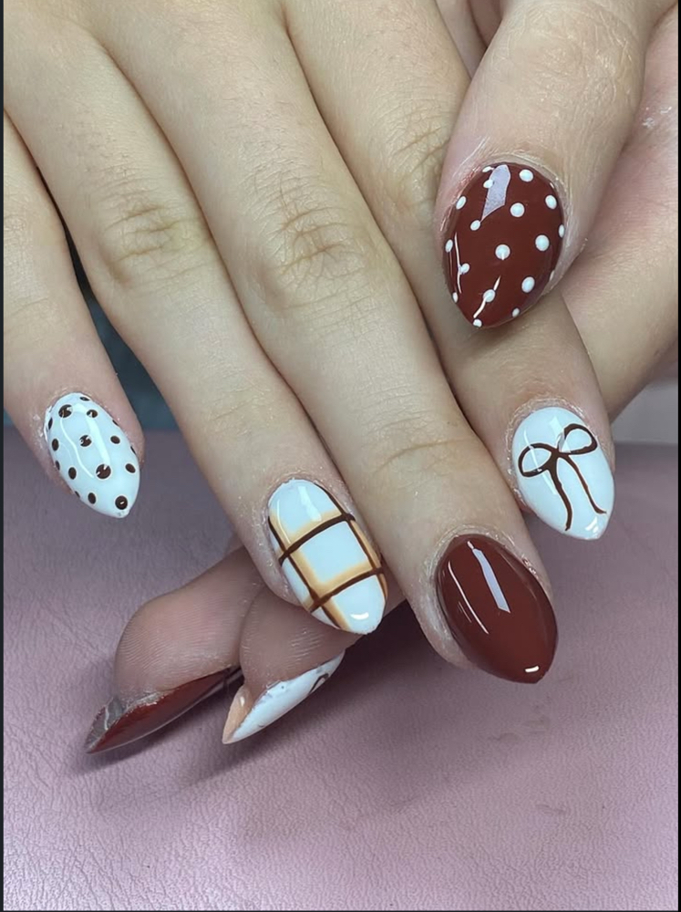 Short Full Set 0-1 Magnet at BeLong Luxury Salon & Extension Co. in Troy, IL