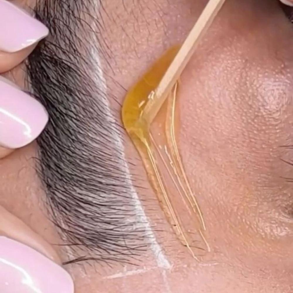 Shaping Brow Wax at Idealbeautee_official in Tampa, FL