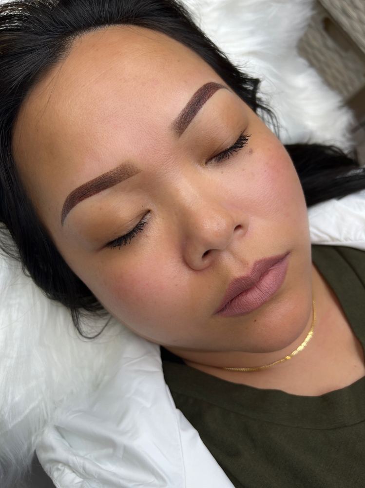 Brow Perfecting Session (6-8 Weeks)