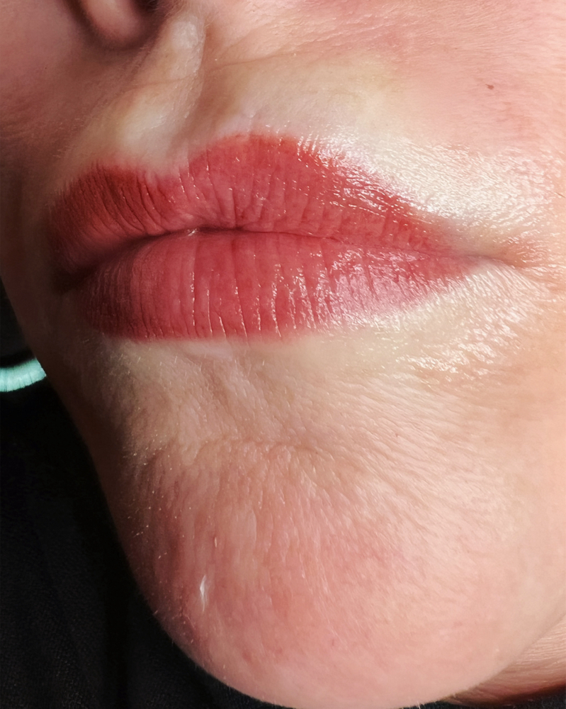 Lip Blushing Touch Up