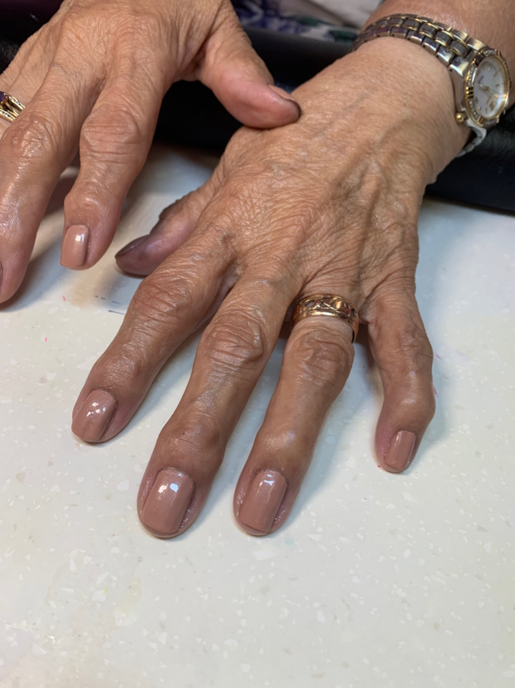 Regular polish change (hands)