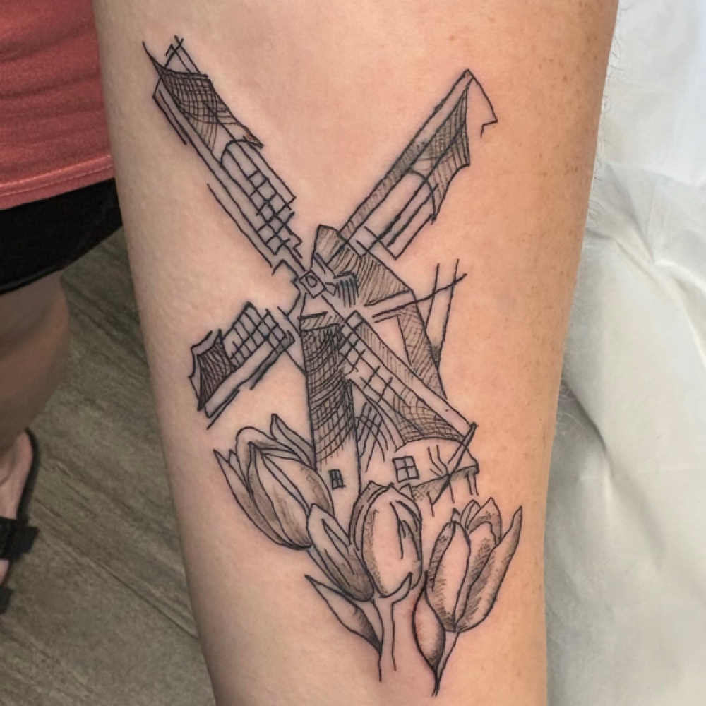 Fine Line Large (5 Inch<) at Tiny Elephant Ink in Omaha, NE