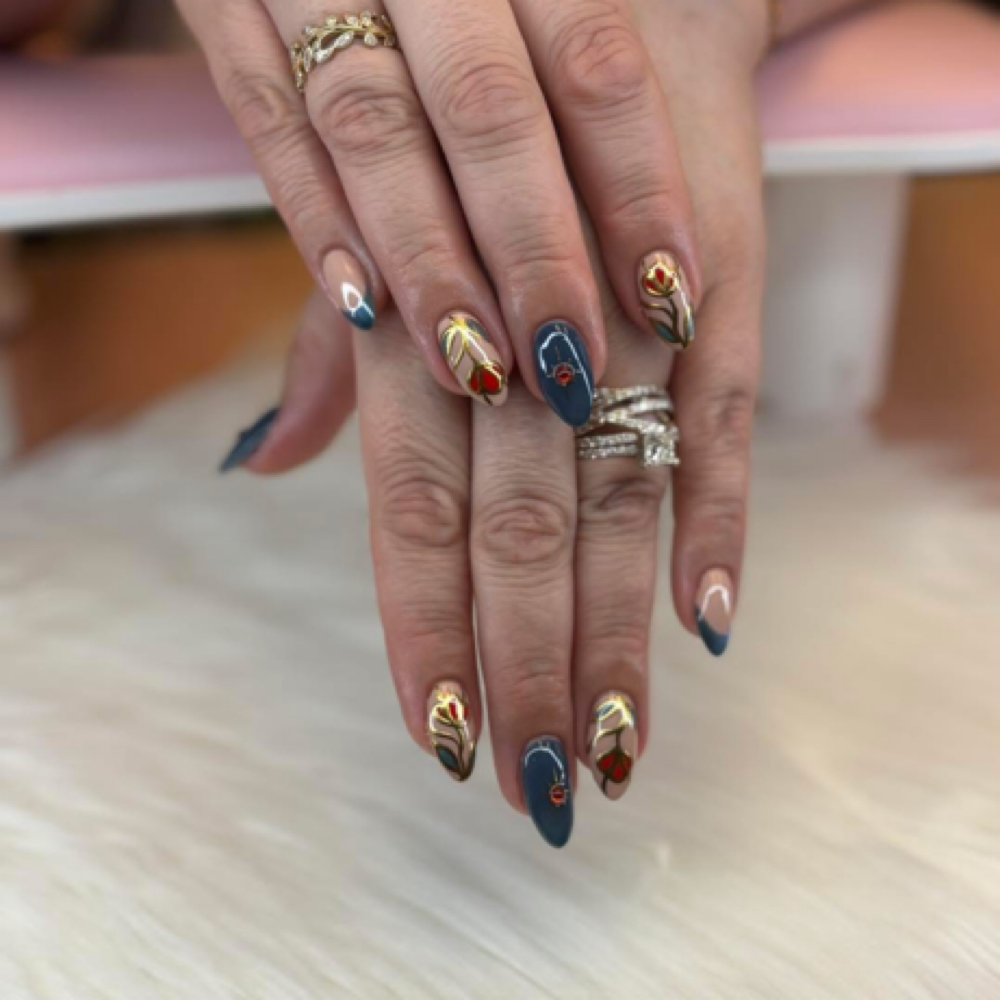 Medium Acrylic Set at Senter of Beauty in Potosi, MO