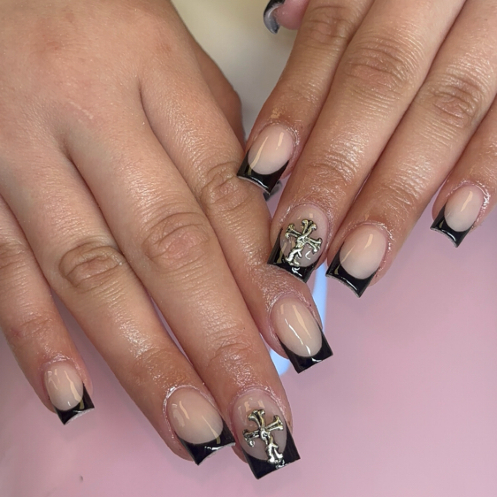 Short Acrylic Fullset at nailssbyjessicaaa in Waukegan, IL