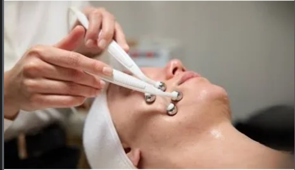Microcurrent Facial