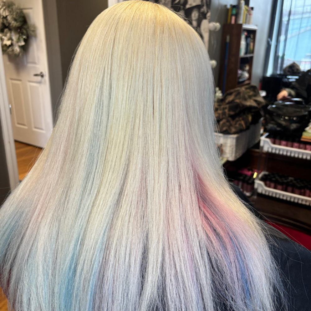 Amika Frizz Treatment at Olivia Nagel | Beauty Lounge in Lawrenceburg, IN